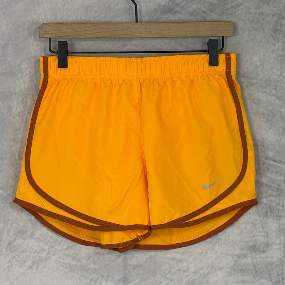 New NWT Nike Dri-FIT Tempo Running Shorts Womens sz M Gym Soccer Track sport